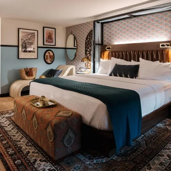 UNCOMMONER HOTEL by Reverie Boutique Collection, hotel in West Yarmouth