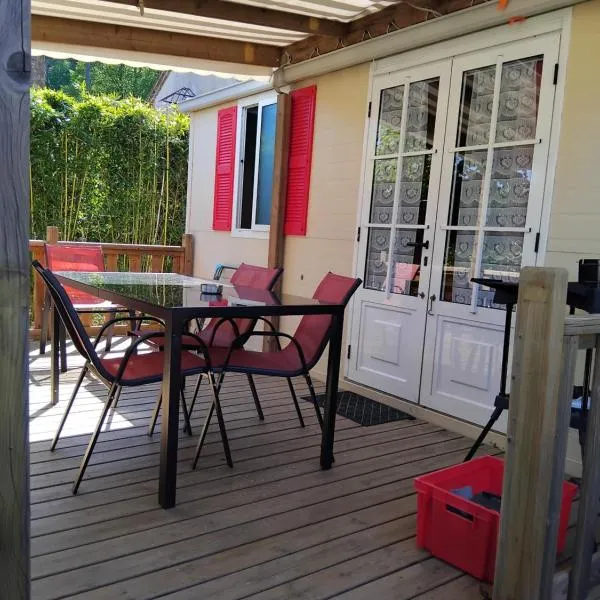 mobil home LA HUPPE、Le Martinetのホテル