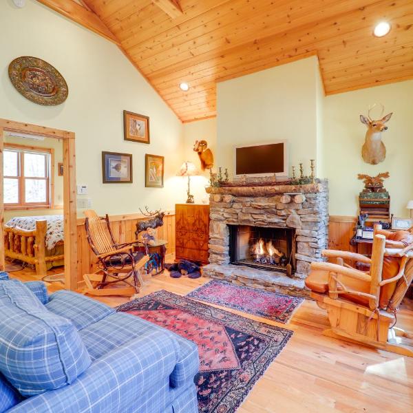 2 Mi to Beech Mtn Slopes! Cozy Couples Retreat