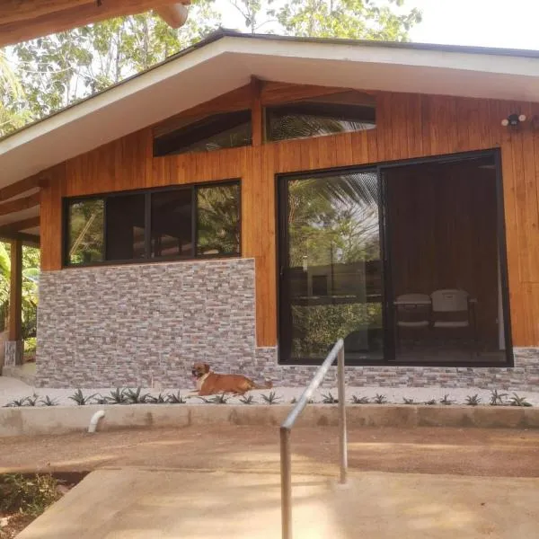 House in Playa Carrillo-Samara, hotel in Tapantí