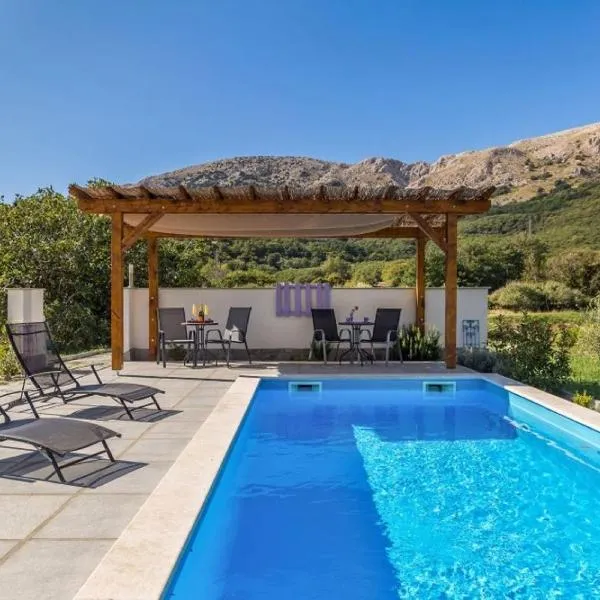 Apartman u kući s bazenom - hacienda, Hotel in Draga Bašćanska