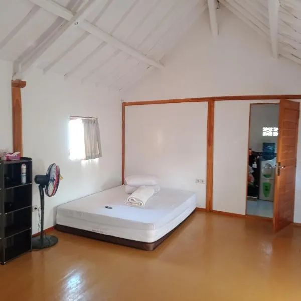 Putri Anjani Homestay, hotel in Pulau Sarang
