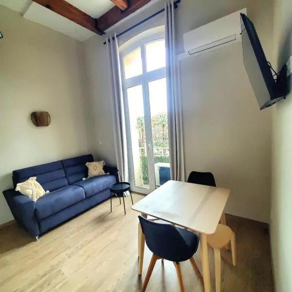 Bioves - Mezzanine studio, Charming & Comfortable, hotel v Mentonu