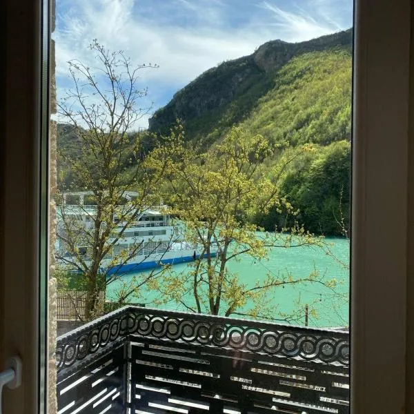 Raja Hotel Fierze, hôtel à Ndërlisaj