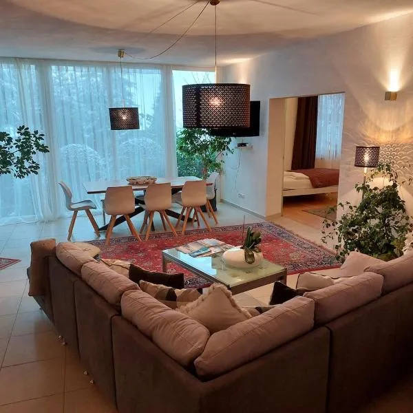 Apartment FreiRaum, hotel v destinaci Innsbruck