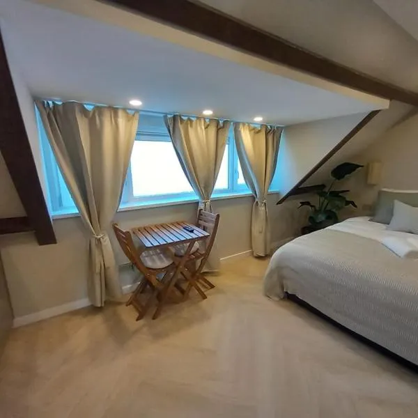 Family Double floor top view Art Apartment R3&5, hotel in The Hague