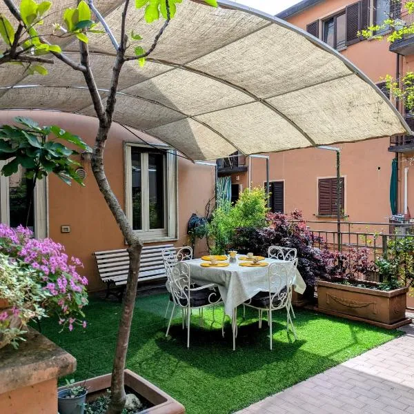 Alma Vacation Apartment in the centre, big terrace, hotel di Milan