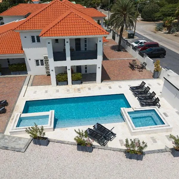 Kaikushi, hotel sa Palm-Eagle Beach