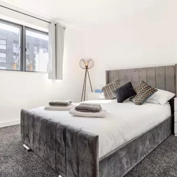 Luxury 1 bedroom Apartment, Manchester City center with Balcony，位于曼彻斯特的酒店