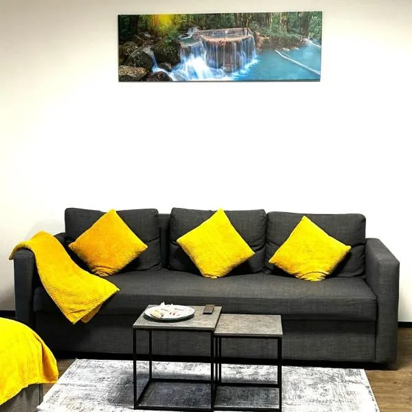 Zentrales Apartment mit Balkon, hotel in Linz