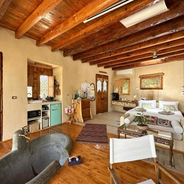Waterside Loft -Rustic & Lux Tunis Artisan Village, hotel v destinaci Tunis