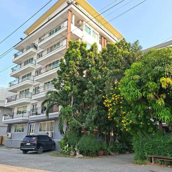 Phuengthong Building Mega Bangna, hotel in Ban Bang Kaeo Yai