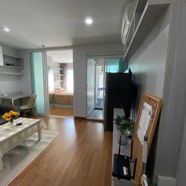 Stunning Condo - BTS On Nut - Pool, Gym, Wi-Fi, hotel v destinaci Bangkok