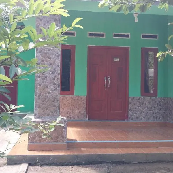 Green Anda's Homestay - Community Based Ecotourism in Ujung Kulon National Park, Hotel in Cikawung