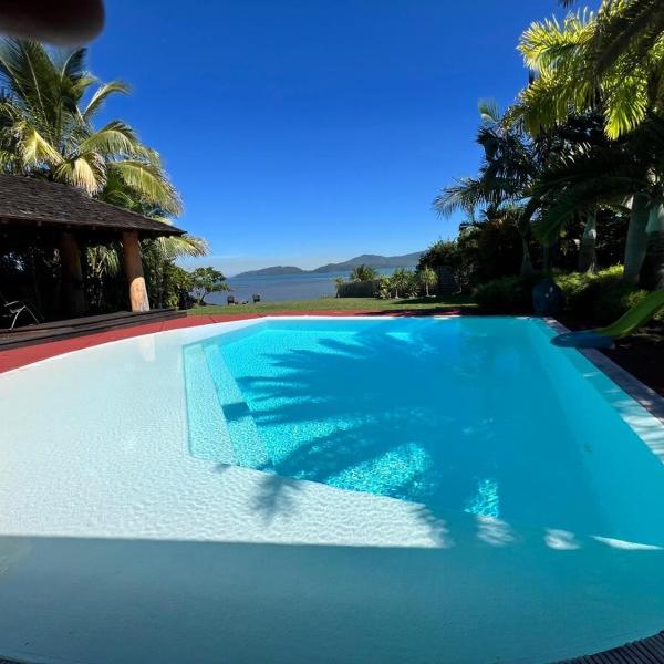 Exceptional villa with direct beach access, Dumbéa