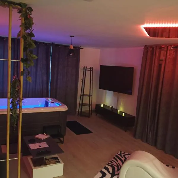 Love Room Emoi de toi, hotel in Sigean