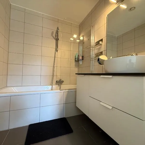 Lovely 3 bedroom apartment in central Esch Alzette, hotel v destinaci Esch-sur-Alzette