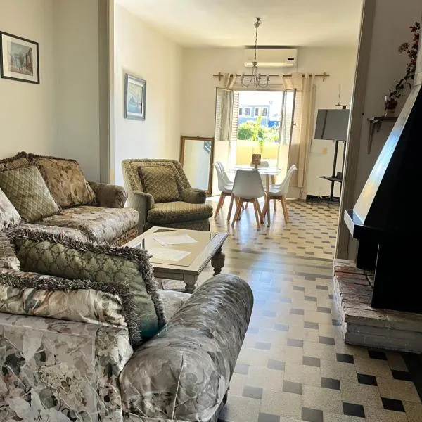 Casa Dos Avenidas 4 Dormitorios, hôtel à Montevideo