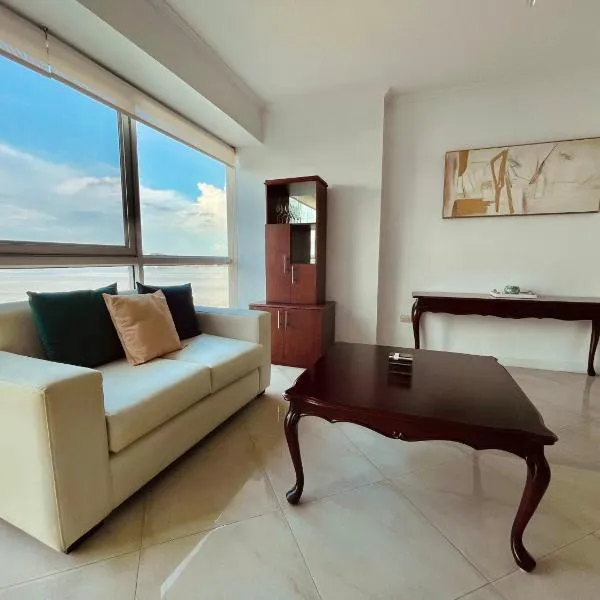 Suite frente al río en Puerto Santa Ana Riverfront, hotel a Guayaquil