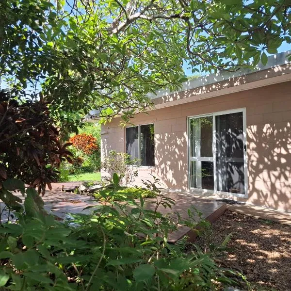 J & Ella's Holiday House - 1 Bedroom, 1 Bathroom Home, hotell sihtkohas Cooktown