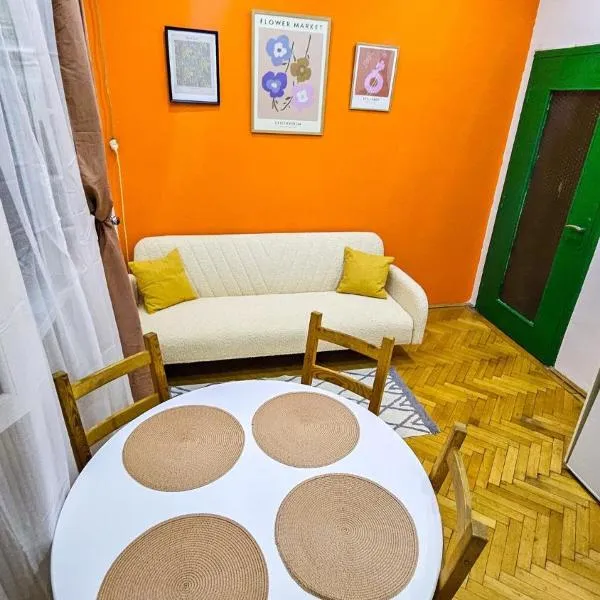 Downtown condo National Theatre, University square, hotell Bukarestis