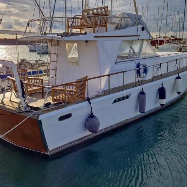 Salvador BAHIA Boat and Breakfast、リド・ディ・オスティアのホテル