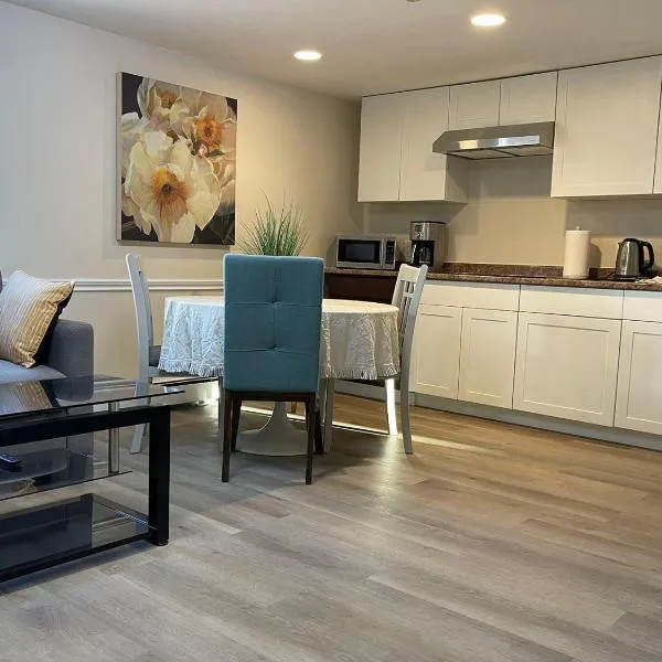 Sweet two bedrooms building in downtown, ξενοδοχείο σε Σάρλοτταουν