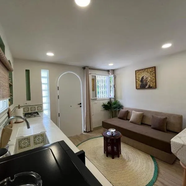 La Niche de la Corniche à 3mn à pied de la plage, hotel in La Marsa