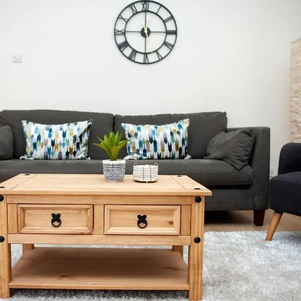 Fresh and spacious 3 bedroom home, hotel en Angus