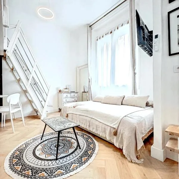 Mini Duplex 50m du Vieux Port, hotel in Cannes