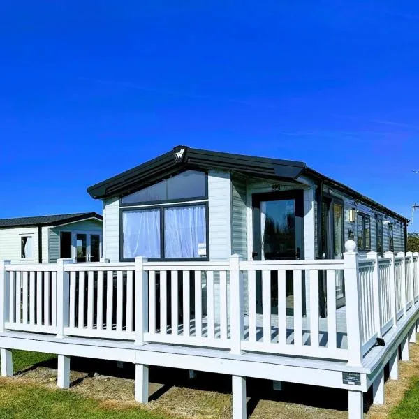 Willerby Castleton,Camber Sands- sleeps 6 Entertainment passes not included, hotell sihtkohas Camber