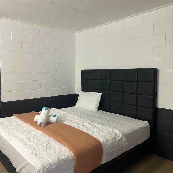 Ban Ban Springs Roadhouse and Motel – hotel w mieście Dundarrah