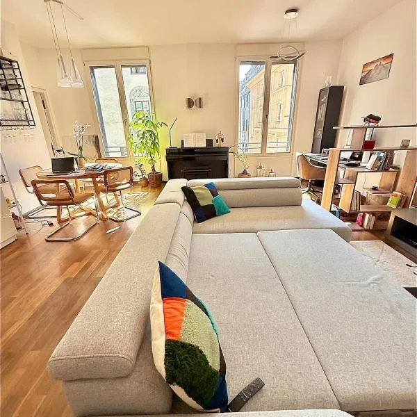 Luxury apartment in top location at Marienplatz with home cinema, hotel in Munich