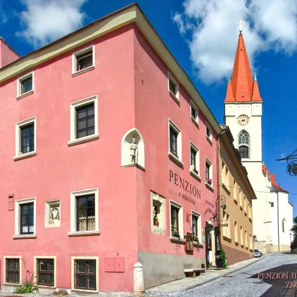 Boutique Apartments U Rolanda, Mikulášské náměstí, ξενοδοχείο σε Znojmo