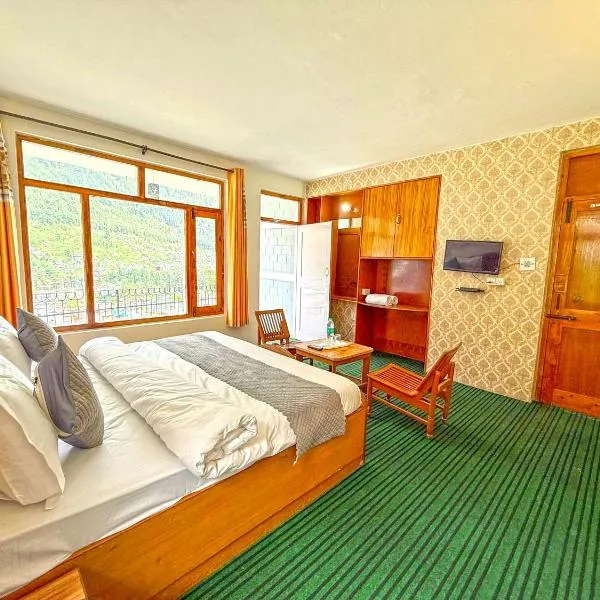 Hotel Alpine Near Mall Road Manali, hotel in Manāli