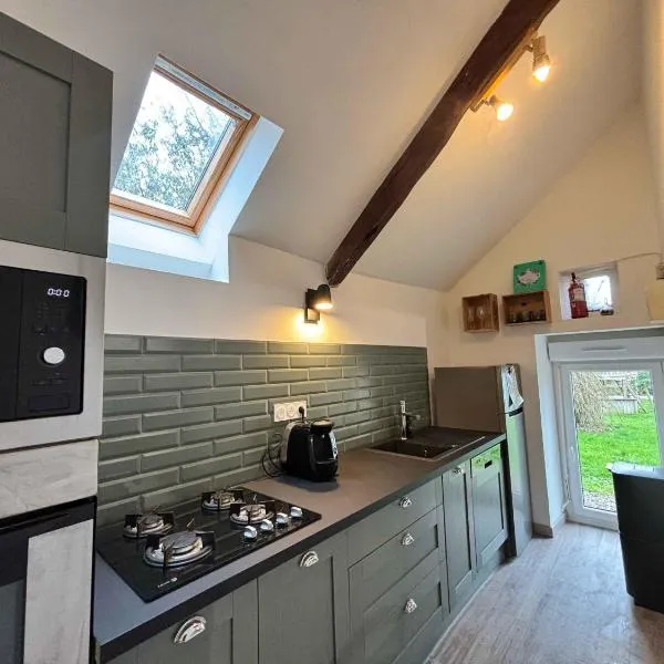 Emerald Coast Gites and Lodge、Hénansalのホテル