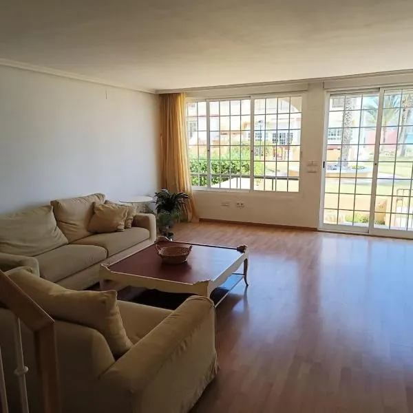 Bungalow primera línea de playa, hotel v destinaci El Campello