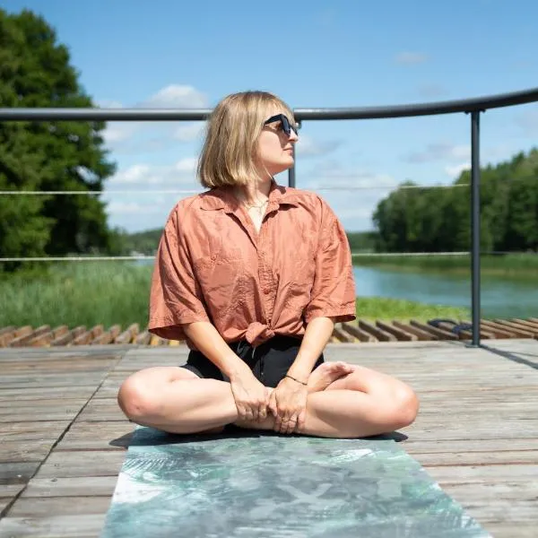 Water Hideout - Floating Villas in Wild Nature，Nowawieś Zbąska的飯店