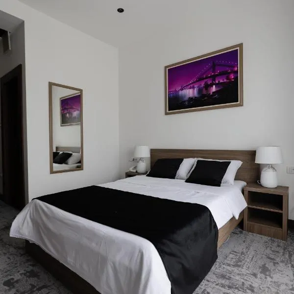 Sand City, hotel em Železnička Stanica Dolovo