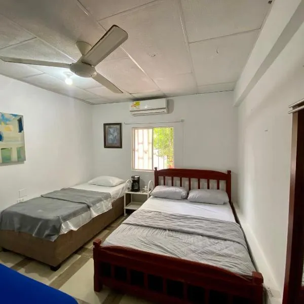 Habitación Multiple cerca de aeropuerto, hotel in Cartagena de Indias