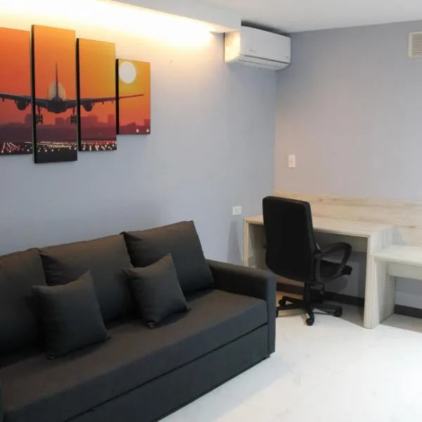 Hangar Inn TJ - Aeropuerto, hotell i Tijuana