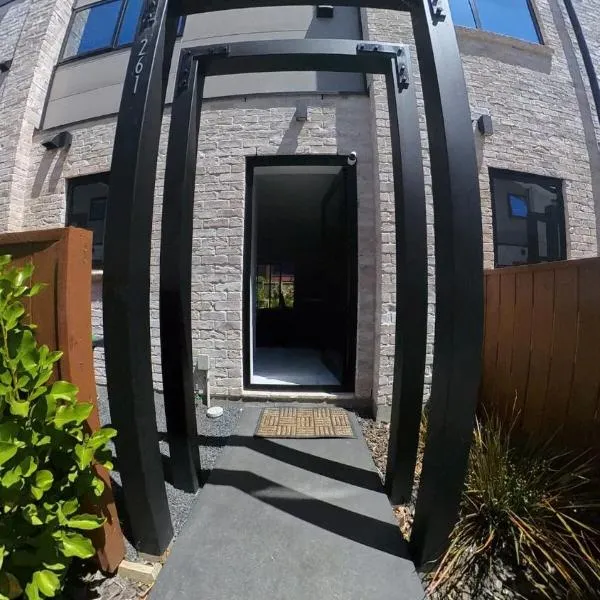 Cosmic Space close to the City Centre,位于基督城的酒店