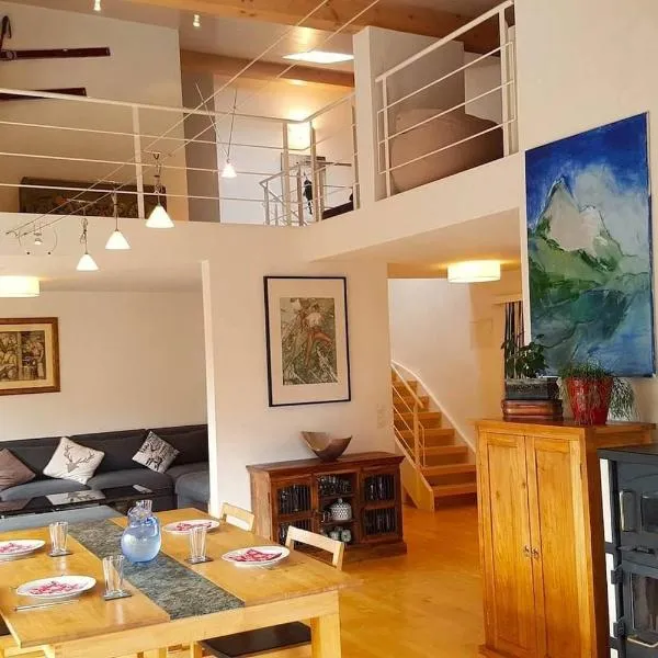 Via Valla - Spacious Open-plan and Peaceful Chalet in Salums, ξενοδοχείο σε Laax