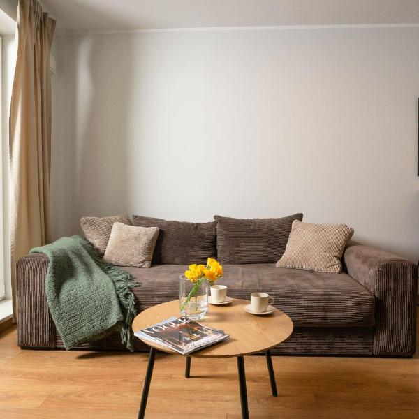 Botanica Deluxe Apartment with Balcony & AC - ProperUNIT, Breslau