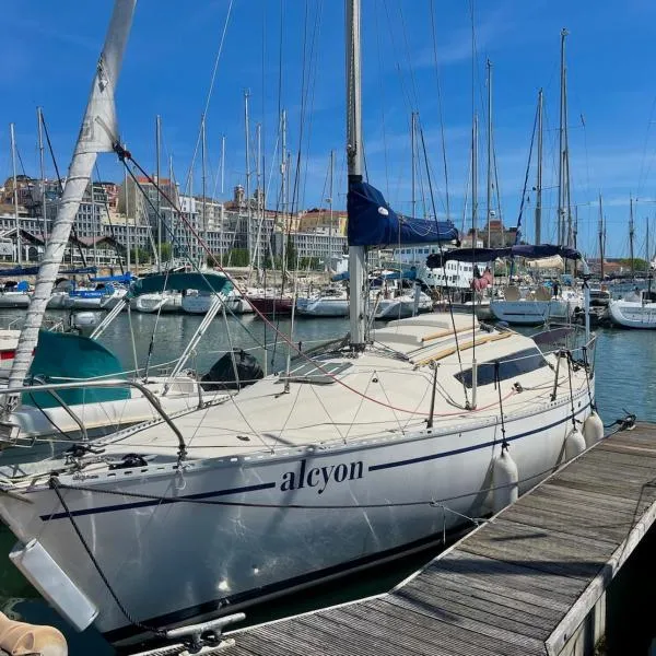 Alcyon, A Peaceful Floating Home, hotel in Lisbon