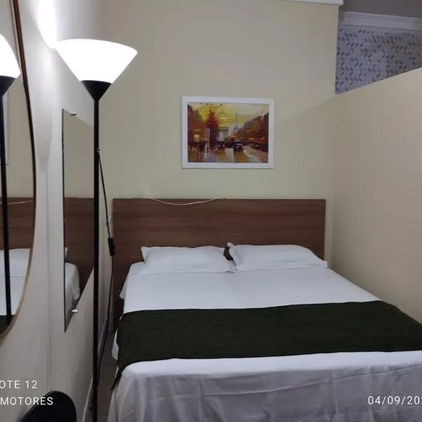 Kitnet linda 8A, khách sạn ở Montes Claros