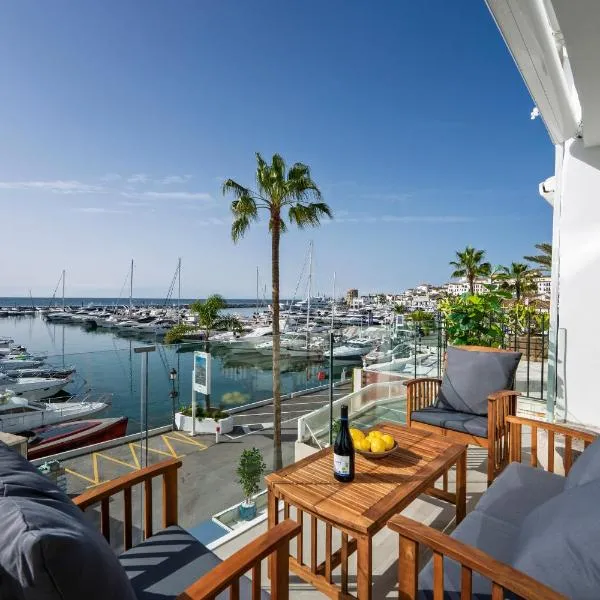 243-Fully Renovated-Puerto Banus Marbella Front Line Penthouse, hotel in Marbella