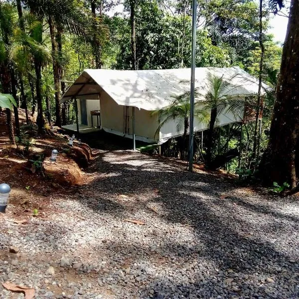 Volcano Tenorio Glamping Ranch - 3 Tents, hotel in Rio Celeste