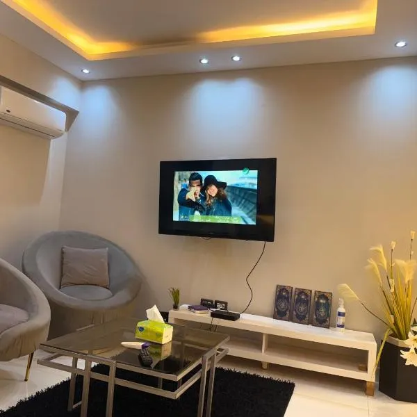 luxury One bedroom apartment, hotel in Sheikh Zayed