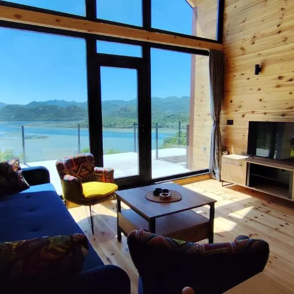 Above the Lake, hotel in Rogani